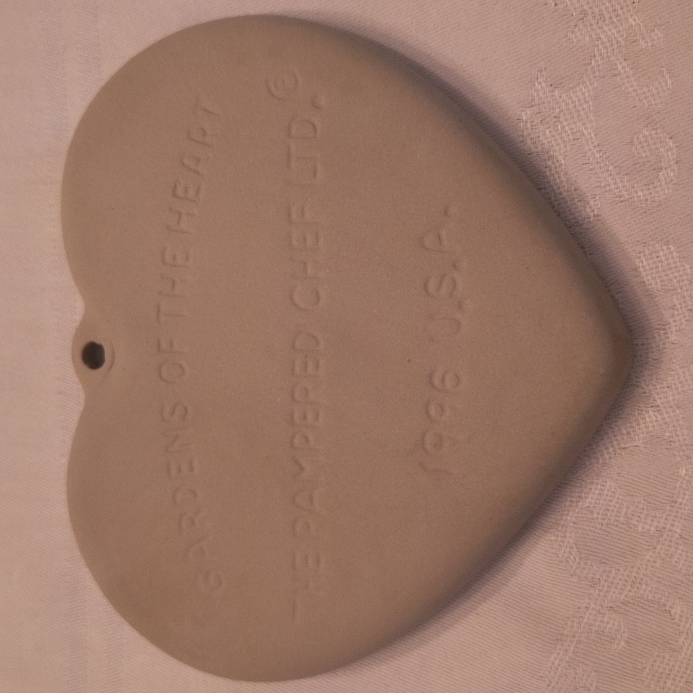 Vintage Gardens Of The Heart Cookie Mold - Picture 7 of 16